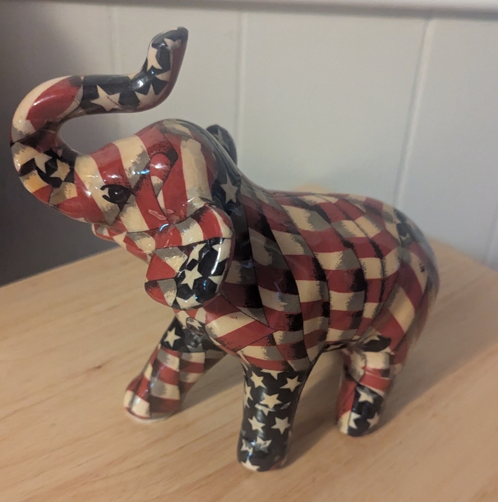 Beautiful Porcelain American Flag Elephant Figurine 8.2" x 4.5" x 6.6" tall - Picture 2 of 6